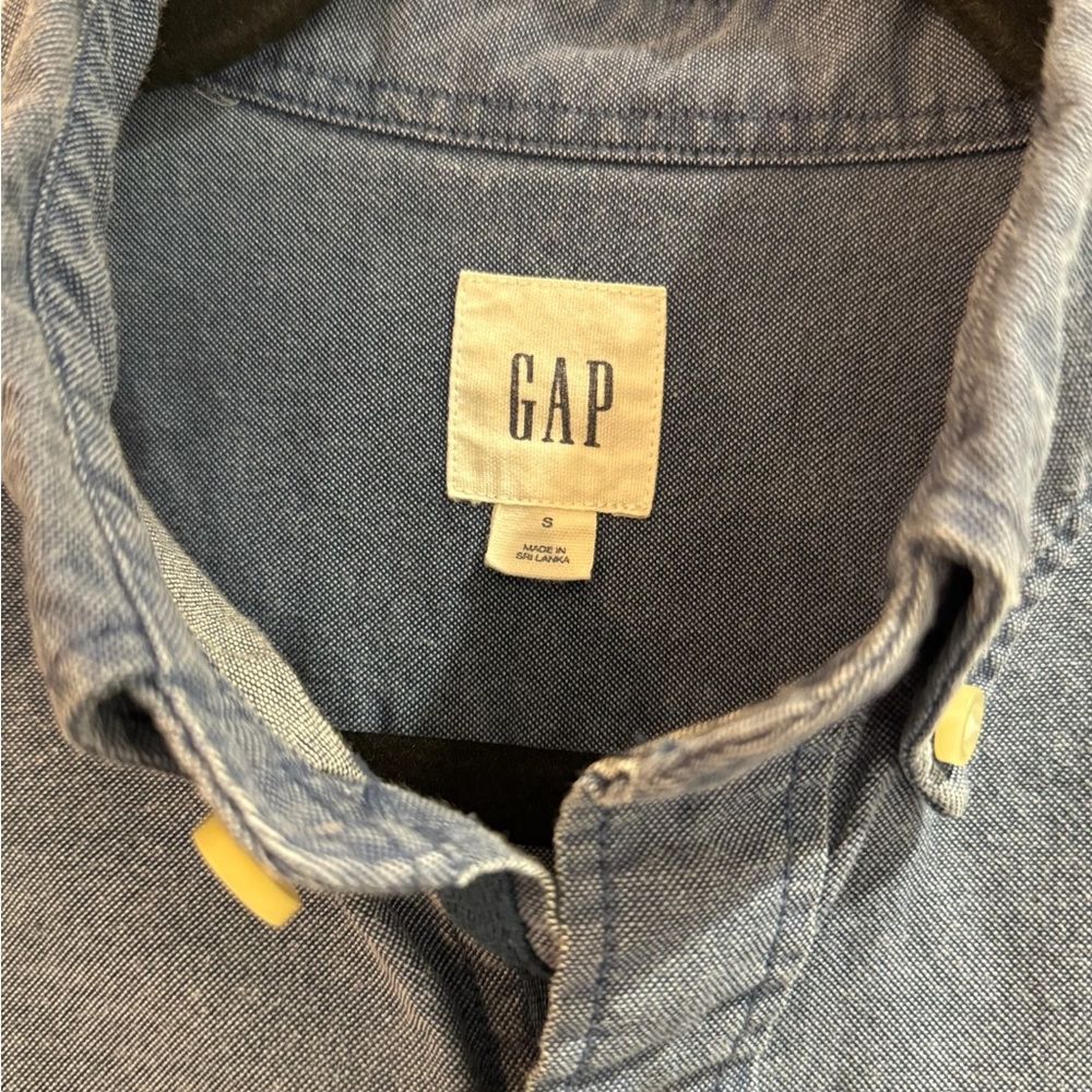GAP Blue Casual Short Sleeve Button Down Shirt with Tailored Fit, Men's S - Picture 6 of 8
